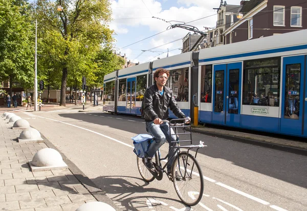 Трамвай в Амстердамі — стокове фото