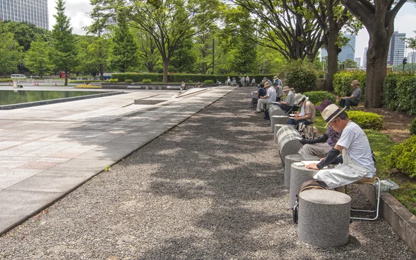 Målning i parkera av det kejserliga palatset, tokyo — Stockfoto