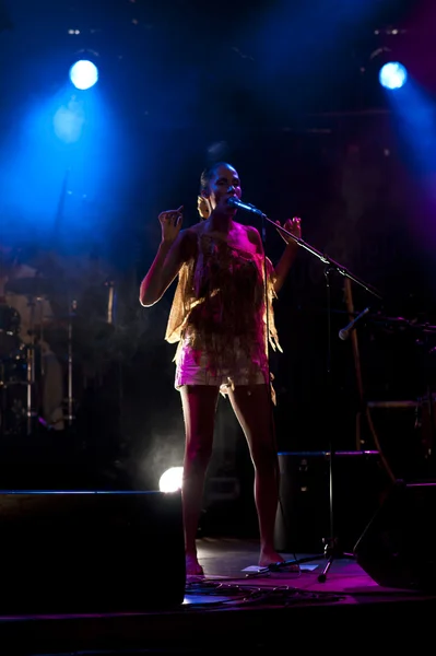 Brezilya-pop star betina Ignacio alias performes duckstein Festivali Kiel, 19 Ağustos 2012 tarihinde olmak — Stok fotoğraf