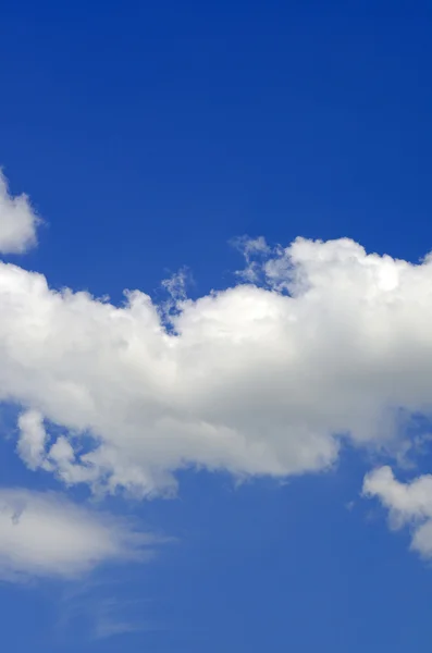 White clouds and blue sky — Stock Photo, Image