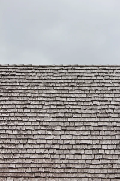 帯状疱疹屋根の上の行 — ストック写真