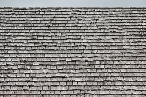 Filas de tejas en un techo Fotos De Stock