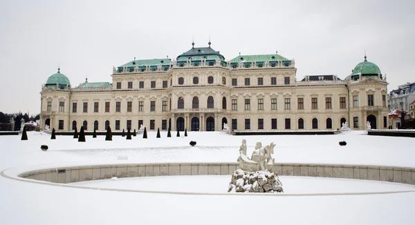 Wenen - paleis belvedere in de winter — Stockfoto