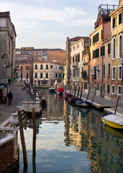 Wenecja - kanał w świetle porannym — Zdjęcie stockowe