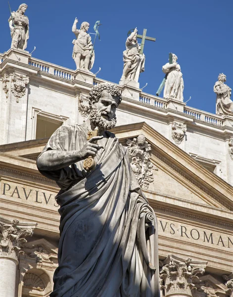 Rom - st. peter s staty för St peter s basilikan — Stockfoto