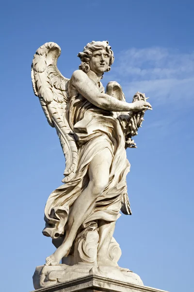 Roma - Ponte Sant 'Angelo - Puente de los Ángeles - Ángel con la corona de espinas —  Fotos de Stock