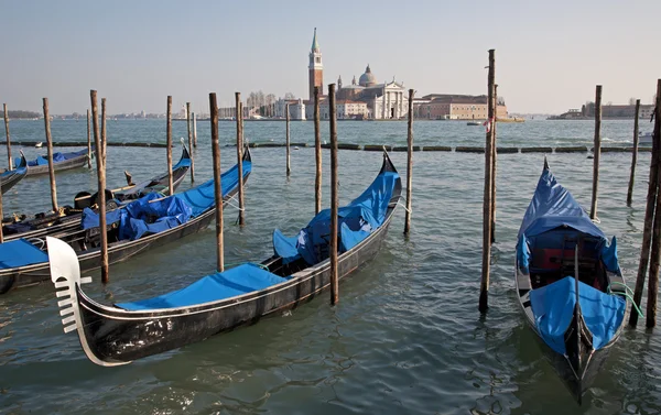 威尼斯-圣 giorgio di 马焦雷教堂和吊船 — 图库照片