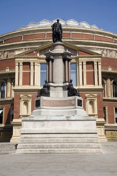 Лондон - Альберт-холл и памятник Альберту — стоковое фото
