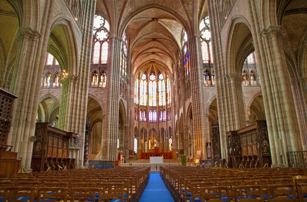 パリ - サン Denis 大聖堂の内部 — ストック写真