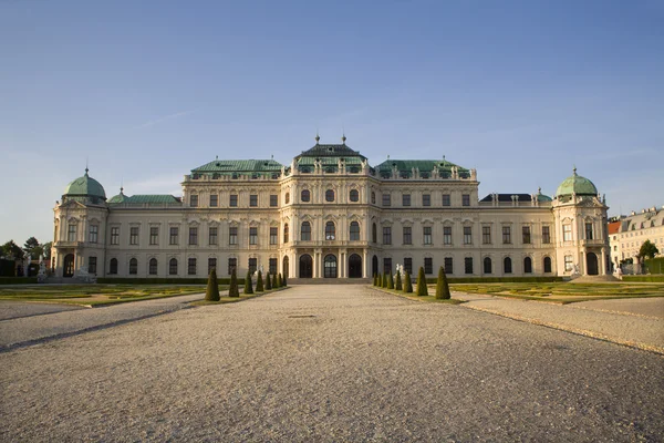 Wien - belvedere palace i morgon — Stockfoto
