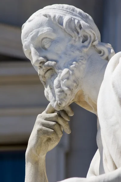 维也纳-herodotos 雕像从议会-详细信息 — 图库照片