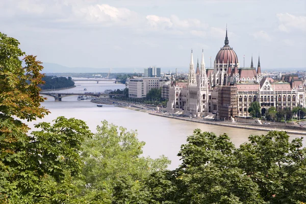 布达佩斯-议会从山 — 图库照片
