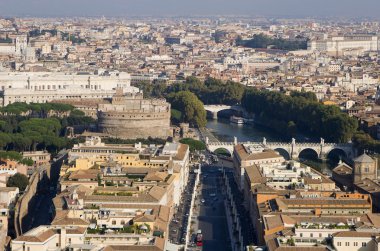 Roma - st. peter Bazilikası s Outlook'tan melekler Köprüsü