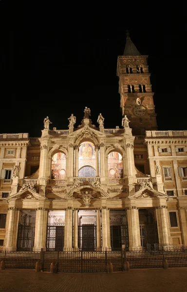 ローマ - 夜にサンタ・マリア ・ マッジョーレ教会 — ストック写真
