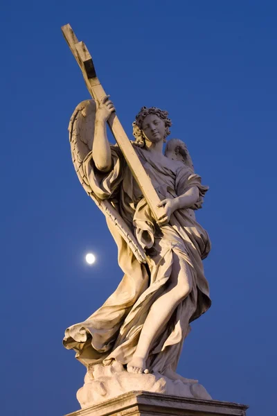 Rome - Angel with the corss from Angels bridge - evening — Stock Photo, Image