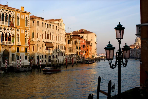 Венеция - Большой канал в вечернем свете — стоковое фото
