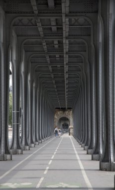 Paris - Bir Hakeim bridge clipart