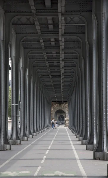 Paris - Bir Hakeim bridge — Stock Photo, Image