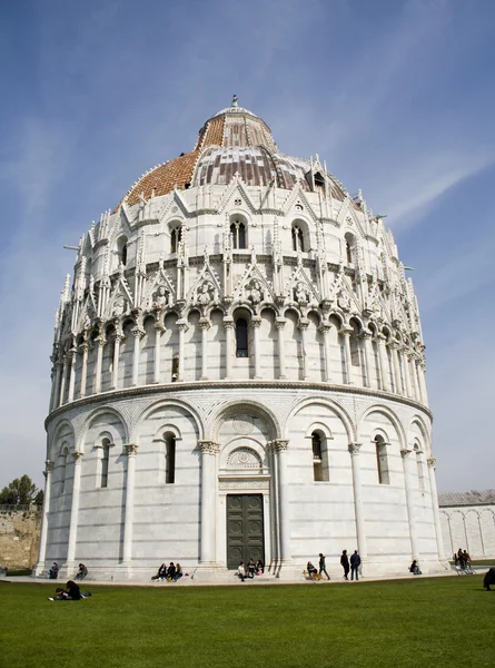 Pisa - baptistério de S. João - Piazza dei Miracoli — Fotografia de Stock