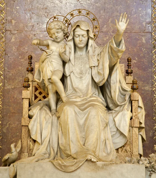 Řím - socha Panny Marie od baziliky santa maria maggiore — Stock fotografie