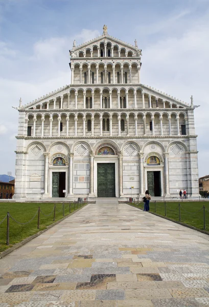 Pisa - facade of cathedral - Piazza dei Miracoli — Stock Photo, Image