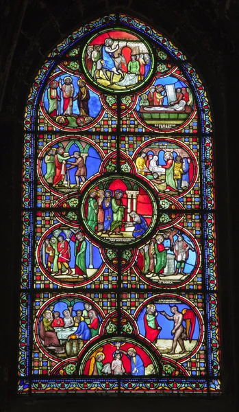 Parigi - Vetro della chiesa gotica di Saint Denis — Foto Stock