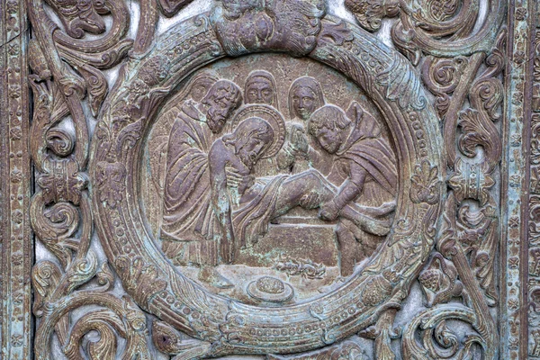 Paris - detail from main gate of Saint Denis - burial of Jesus — Stock Photo, Image