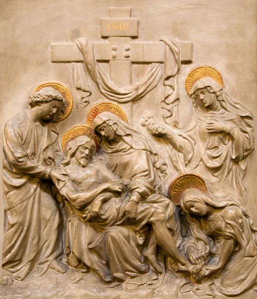 Wenen - reliëf depositie van het Kruis van de Dominicanen Kerk — Stockfoto
