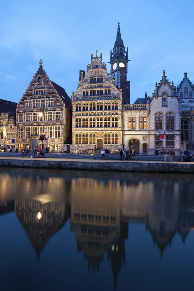 Gent - Palaces with the canal in evening from Korenlei street on June 24, 2012 in Gent, Belgium. — Stock Photo, Image