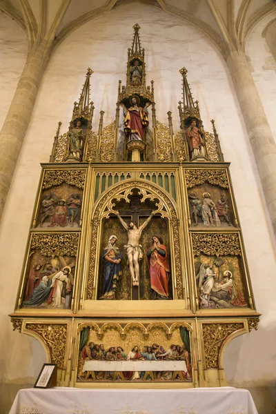 Bratislava - gotický oltář z katedrály st. martins — Stock fotografie