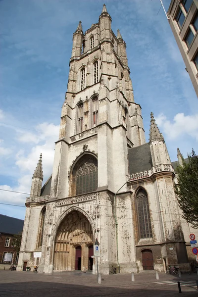 Bruselas - Torre de la Catedral de San Baaf — Foto de Stock