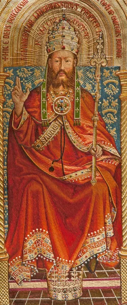 Gent - 23 de junio: Obra de aguja de Jesucristo Rey inspirada en la famosa pintura de Jan van Eyck. Detalle de vestimenta católica de la catedral de Saint Baaf el 23 de junio de 2012 en Gent, Bélgica . . —  Fotos de Stock
