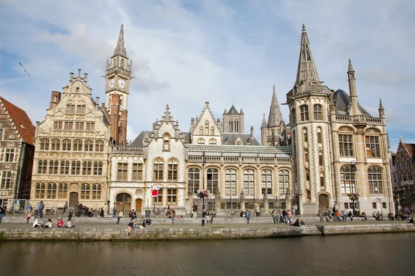 GENT - JUNE 23: Typical old palaces from Graselei street and west facade of Post palace with the canal in evening light on June 23, 2012 in Gent, Belgium. — Stock Photo, Image