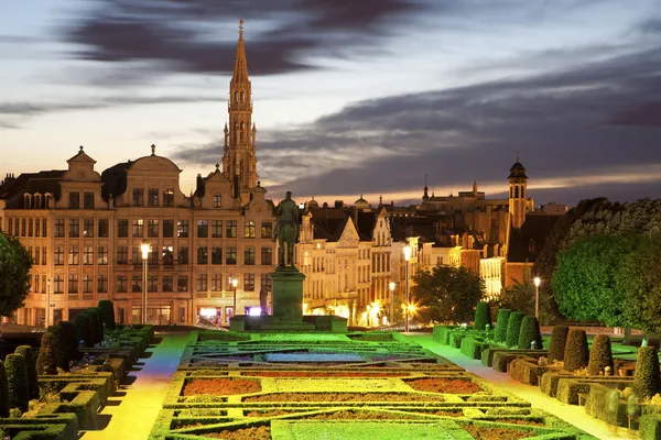 Bruselas - Perspectivas de Monts des Arts por la noche . —  Fotos de Stock