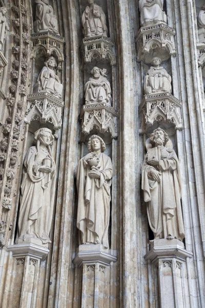 Pisa - particolare dalla porta della cattedrale - Gesù Maestro — Foto Stock