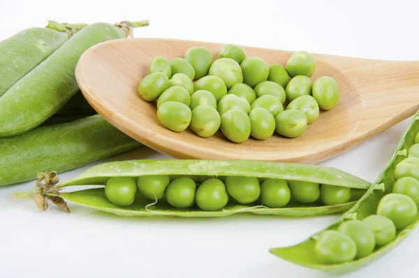 Fresh pea fruit with green leaf — Stock Photo, Image