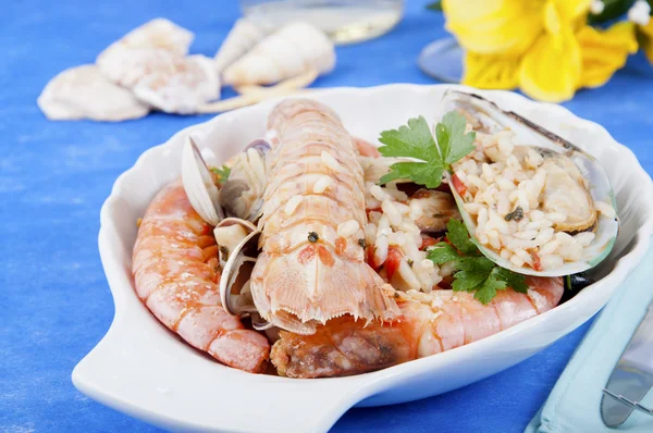 Deniz ürünleri deniz ürünleri ile pirinç korsan — Stok fotoğraf