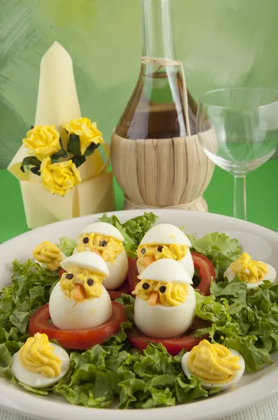 Spiritus gekochte Eier mit Hühnerfleisch — Stockfoto