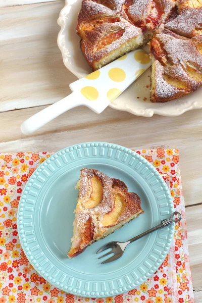 Lemony peach cake — Stock Photo, Image