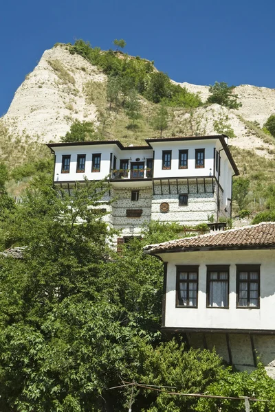 Характерною болгарською архітектурою — стокове фото
