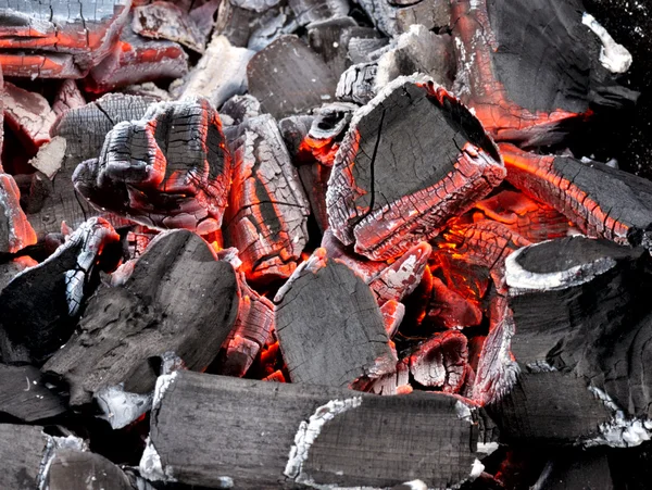 Parlayan kömür — Stok fotoğraf