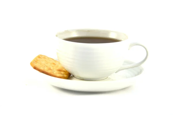 Kopje thee en cookie op witte achtergrond — Stockfoto