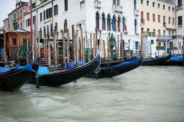 Venezia gondol tekneler