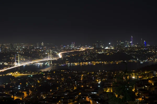 Vista noturna da Ponte do Bósforo — Fotografia de Stock