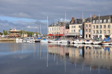 Honfleur Normandiya liman Fransa