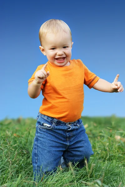 Baby run and smile — Stock Photo, Image