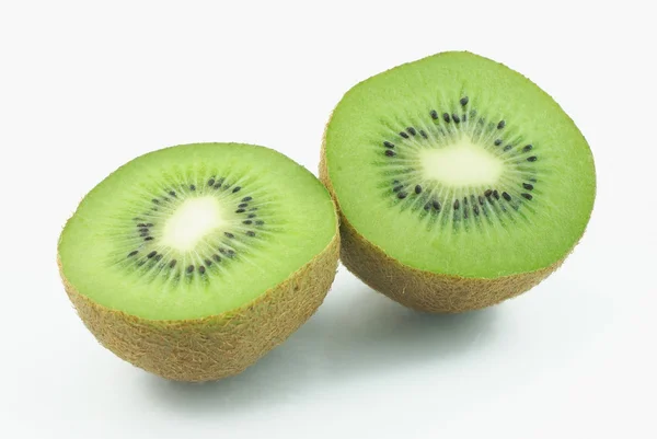 Två halvor av kiwi — Stockfoto