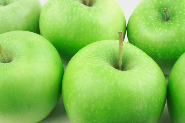 Багато зелені яблука — стокове фото