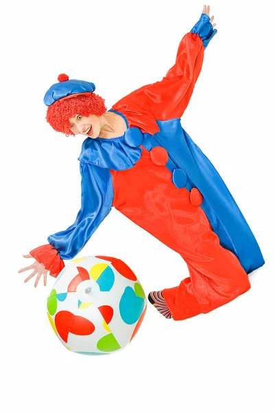 Клоун и мяч — стоковое фото
