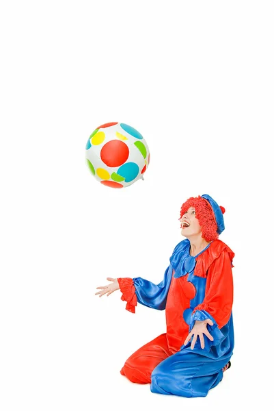 Клоун с мячом — стоковое фото